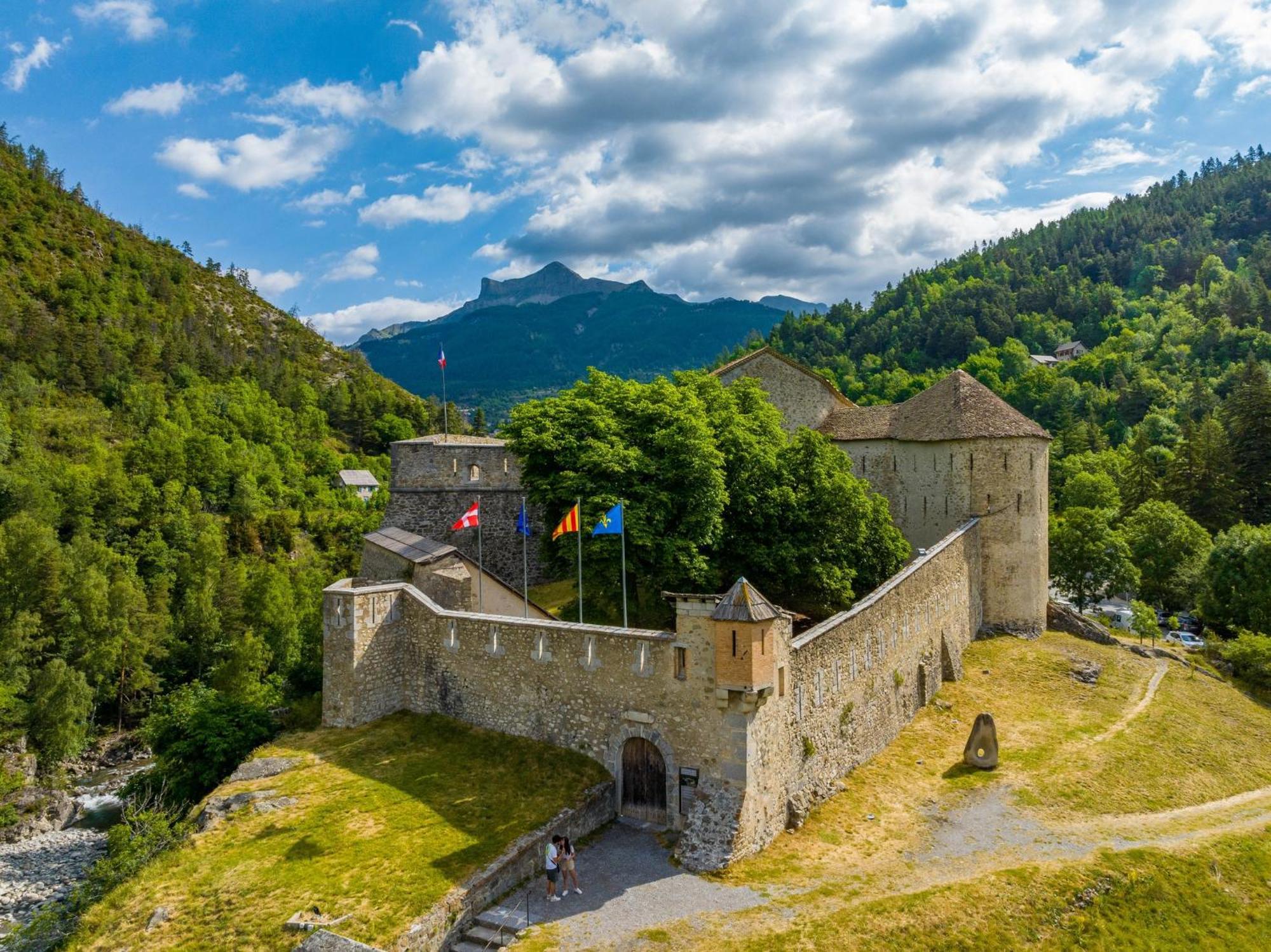 Maison Familiale Des Remparts Кольмар Экстерьер фото